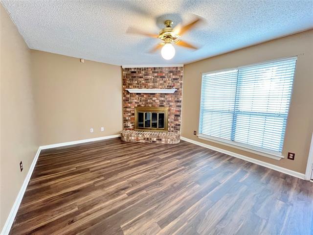 Building Photo - 2019 Longmeadow Ct