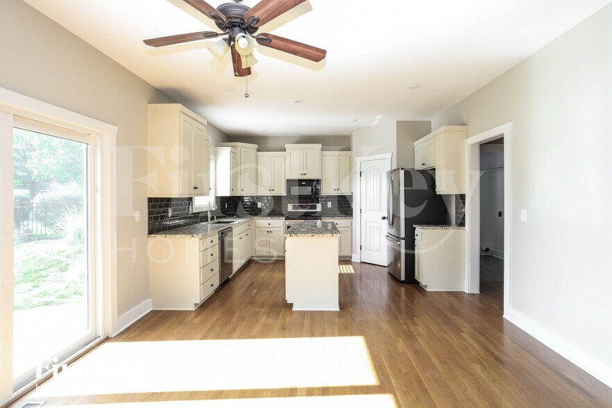 Building Photo - 4520 N 108th St