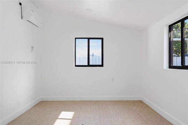 Building Photo - 1330 SW 74th Ct