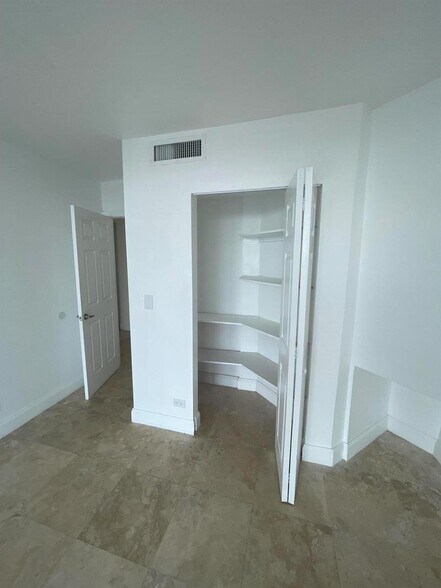 Building Photo - 2451 Brickell Ave