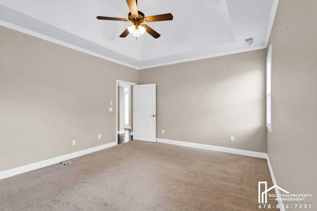 Building Photo - 5358 Manor View Dr NW