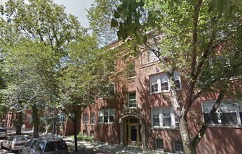 Building Photo - Large 3-bed/1-bath Apartment in the Heart of Rogers Park!