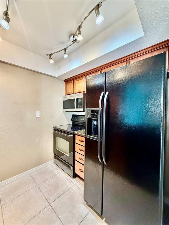 Building Photo - 704 Lyndhurst St