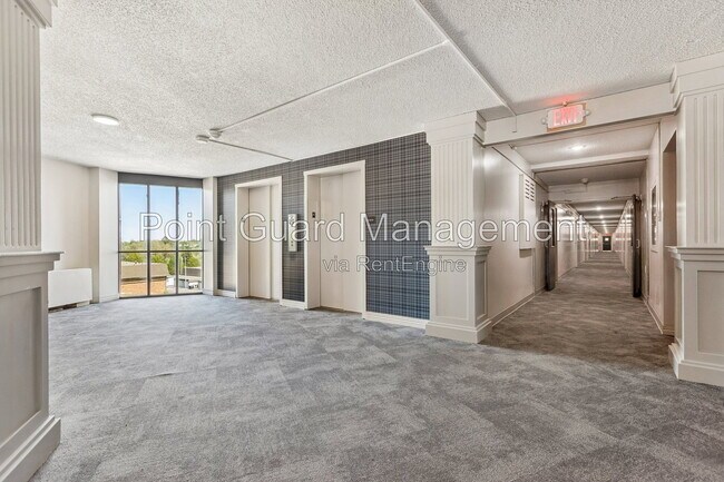 Building Photo - 7460 Graceland Dr