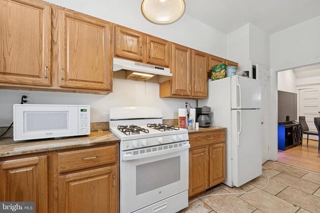 Building Photo - 329 N 34th St