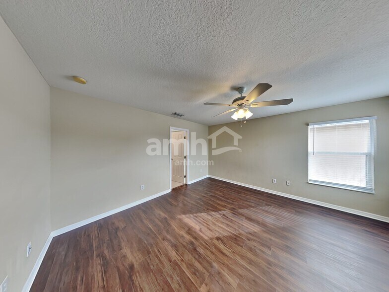 Building Photo - 12109 Tree Haven Ave