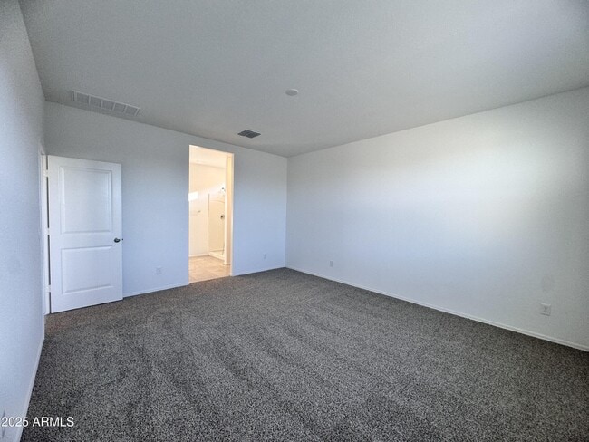 Building Photo - 1137 W Chimes Tower Dr