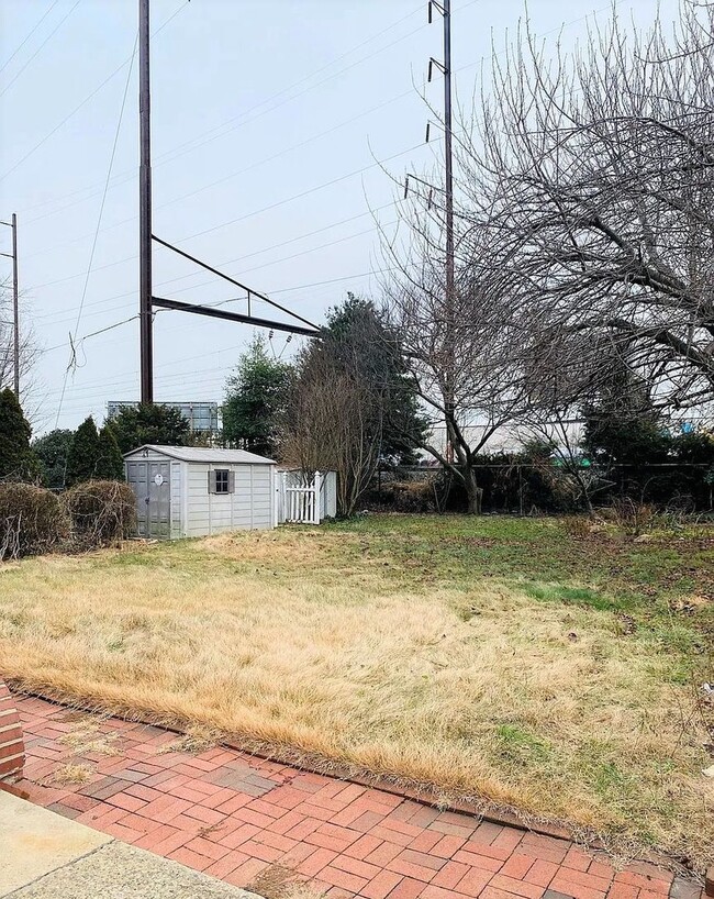 Building Photo - 5817 Keystone St