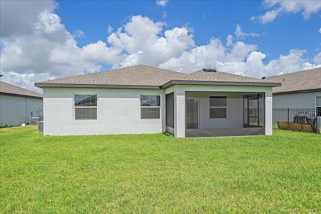 Building Photo - Beautiful Annual 4 Bedroom 2 Bath Single F...