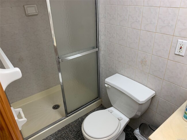 Building Photo - 75-13 67th Rd