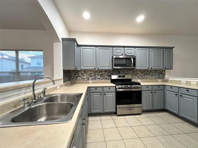 Building Photo - 10909 Reliance Creek Dr