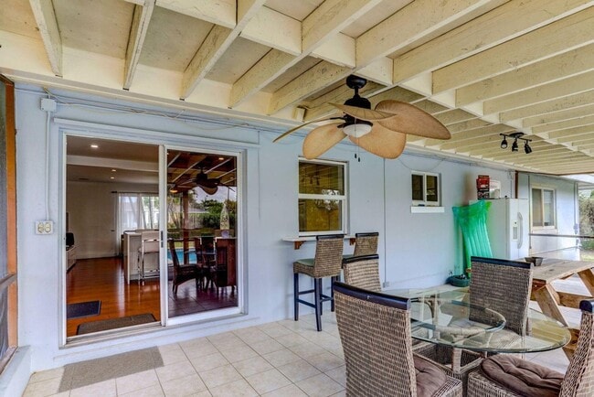 Building Photo - 7115 Venetian Way