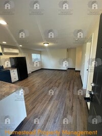 Building Photo - 595