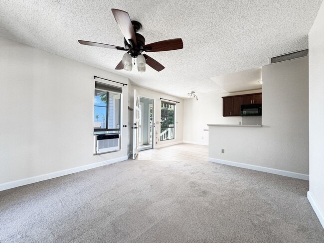 Building Photo - Recently Refreshed Pet Friendly Waikele Co...