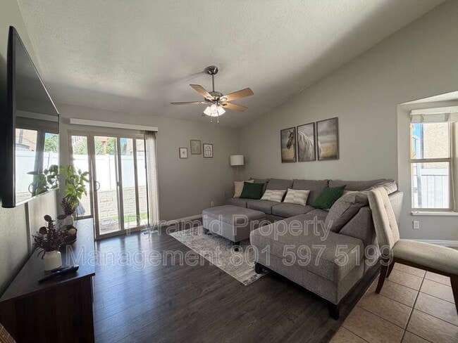 Building Photo - 12894 Cactus Berry Dr