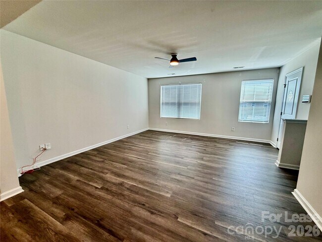 Building Photo - 828 Renee Ave