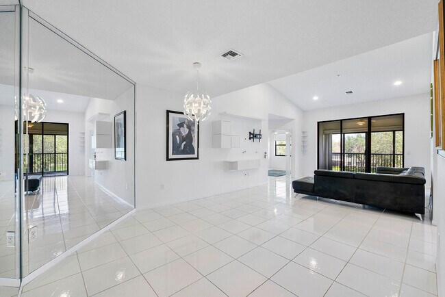 Building Photo - 5153 Floria Dr