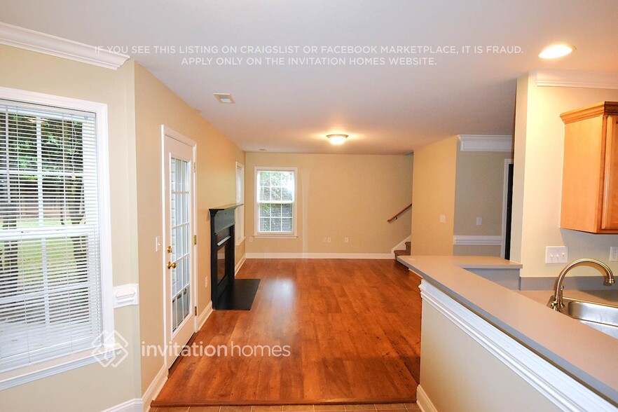 Building Photo - 9203 High Rock Dr