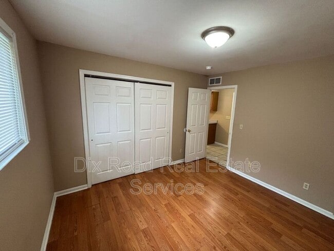 Building Photo - 1025 Heaton St