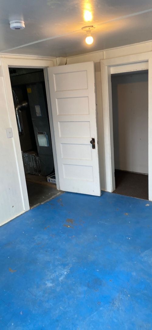 Building Photo - Cozy Home