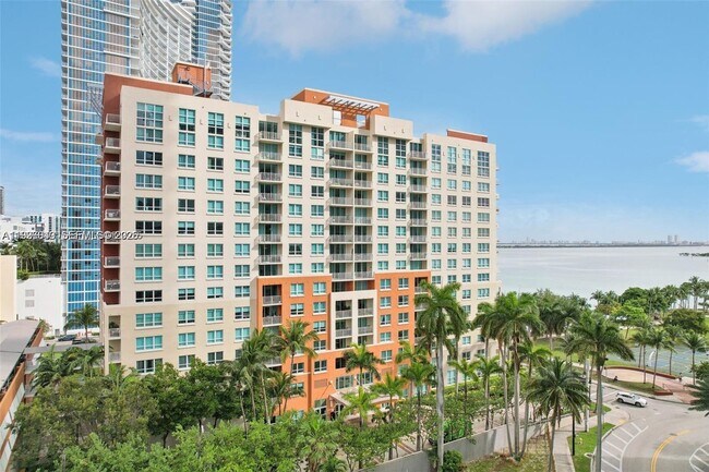Building Photo - 2000 N Bayshore Dr