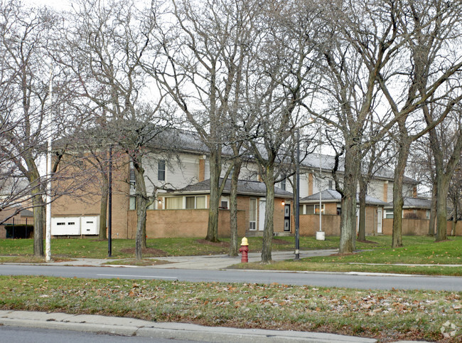 Building Photo - Town Square Co-Op Apartments