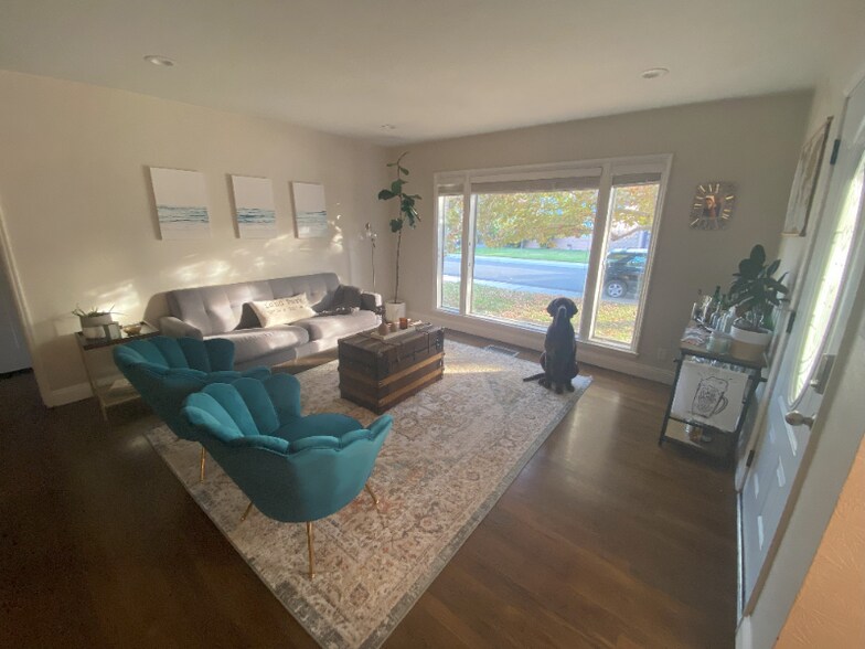 Building Photo - 615 Fremont Way