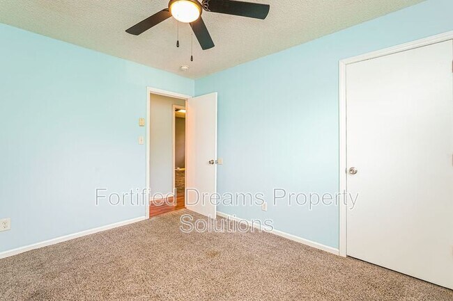 Building Photo - 1115 Wachovia St