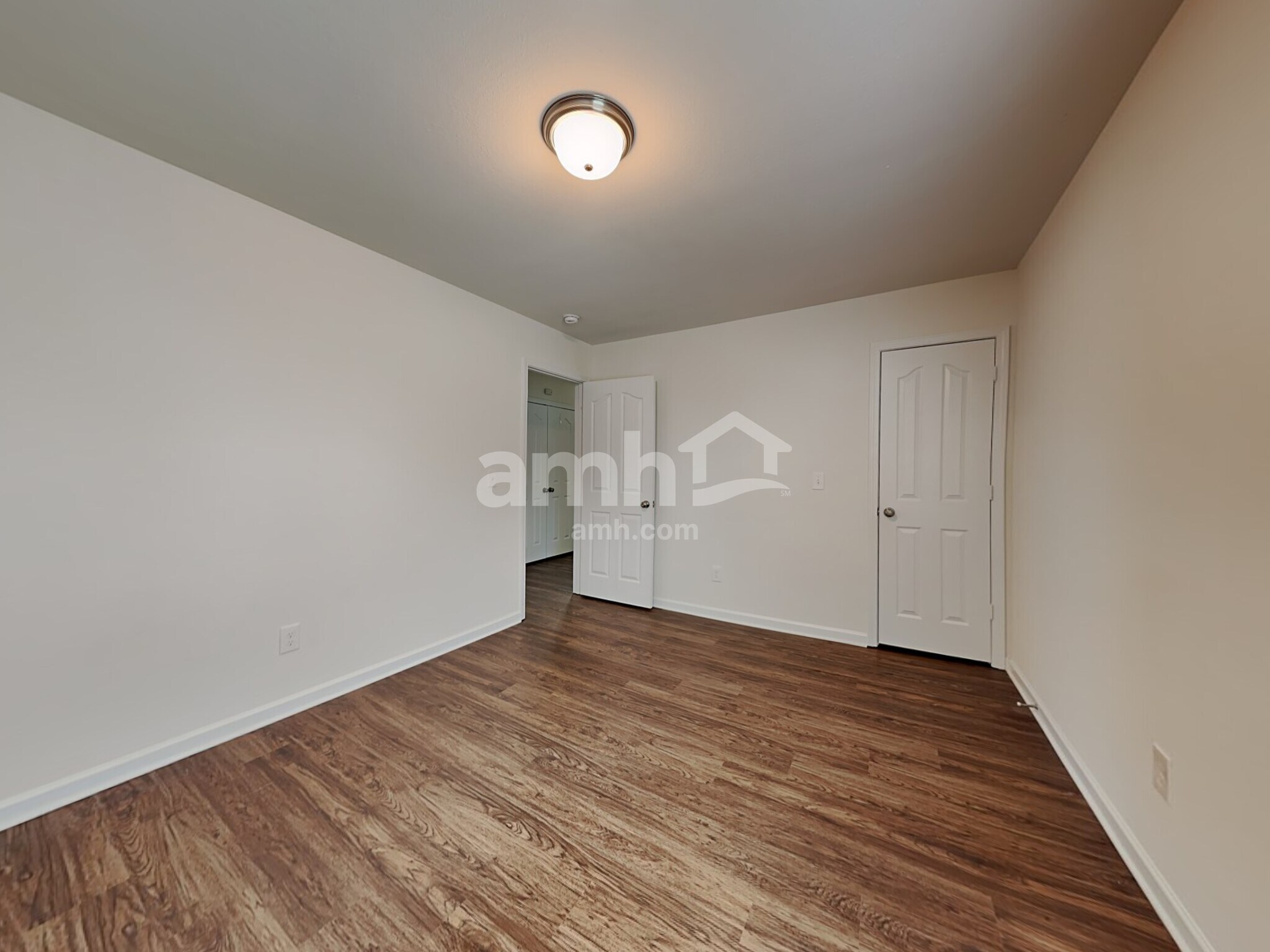 Building Photo - 1882 Woodstone Dr