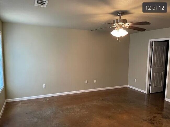 Building Photo - 407 Kiersen Ln