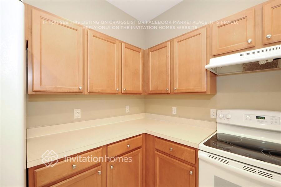 Building Photo - 5015 Lakehurst Ct