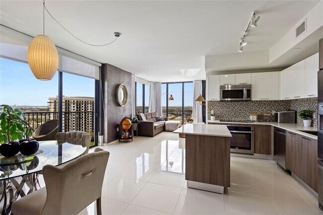 Building Photo - 5300 NW 85th Ave