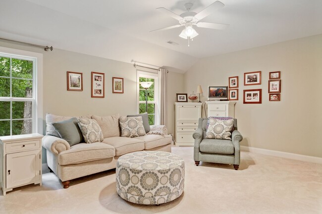 Building Photo - Stunning 4bd/3.5ba Home on Half-Acre Lot J...