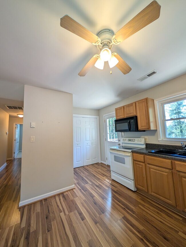 Building Photo - Arden Rental - Royal Pines Area
