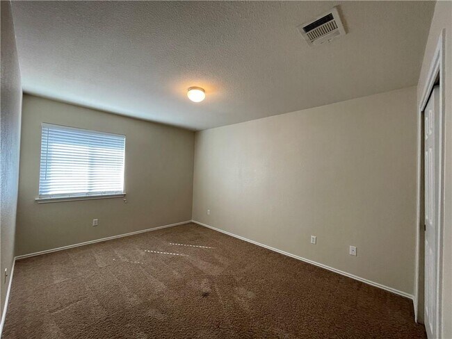 Building Photo - 2504 Pearson Way