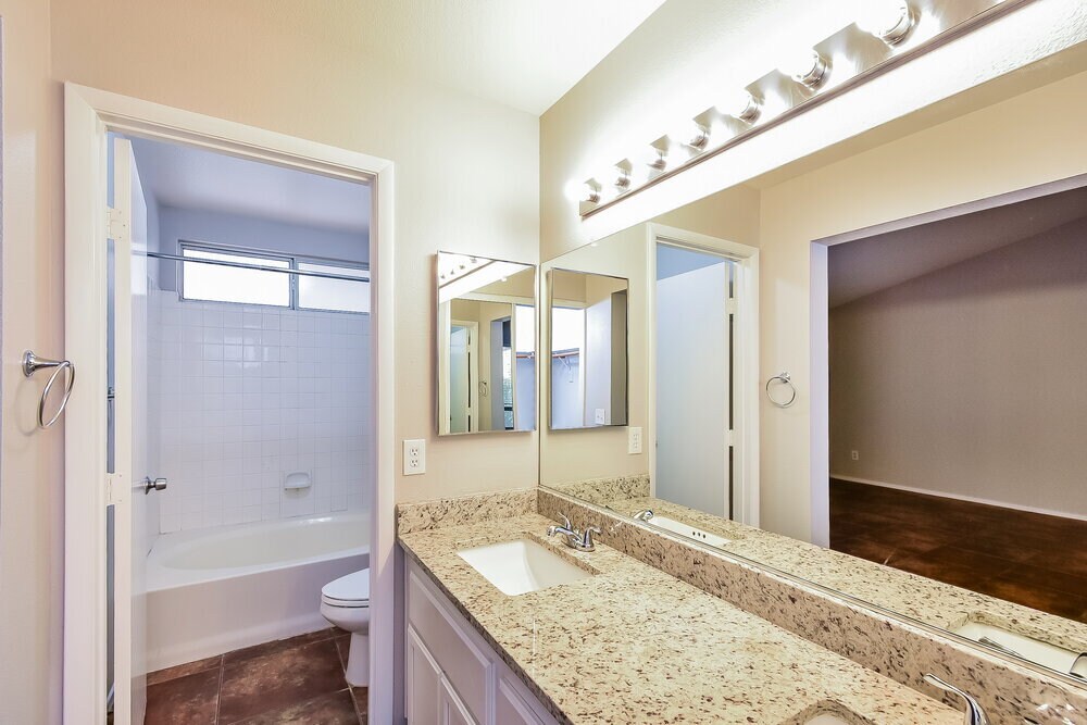 Building Photo - 1621 Running Creek Dr