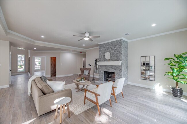 Building Photo - 3123 Baywood Park Dr