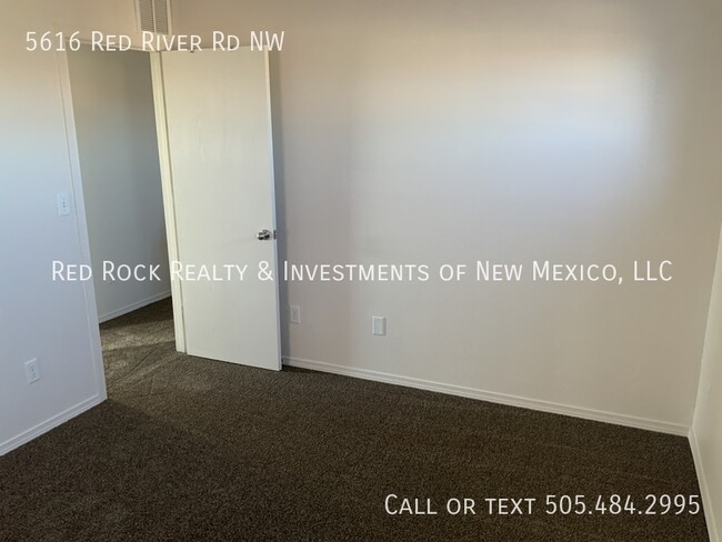 Building Photo - 4 Bedroom home in NW Albuquerque