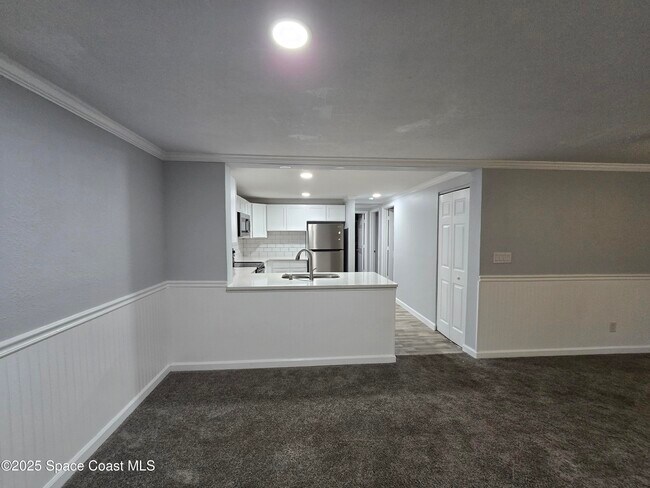Building Photo - 1700 Bottlebrush Dr