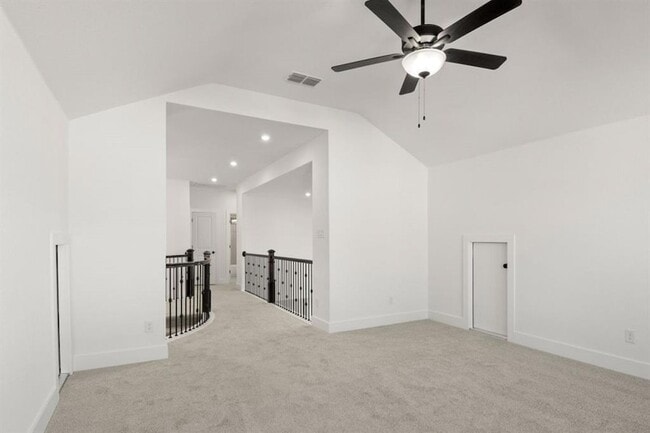 Building Photo - 373 Hollister Dr