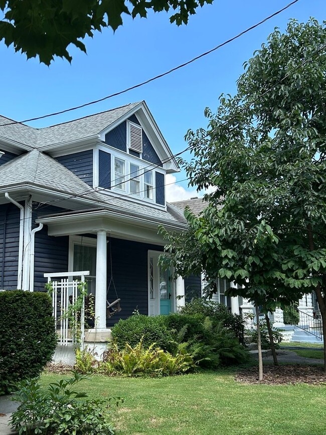 Building Photo - Deer Park 3 Bed 2 Bath Bungalow