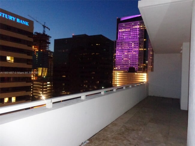 Building Photo - 951 Brickell Ave