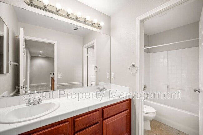 Building Photo - 44704 Mumm St