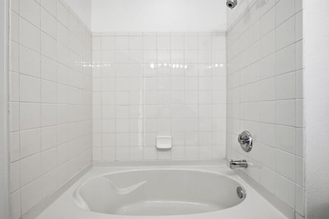 Building Photo - 12787 Jasmine Ct