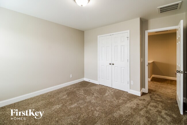 Building Photo - 2986 Grassy Knoll Cir