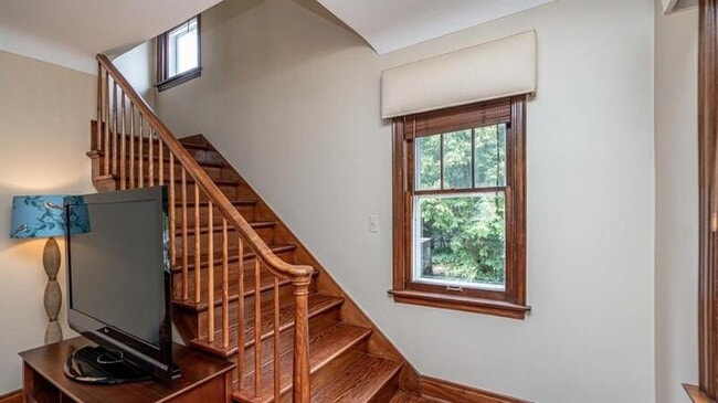 Building Photo - 1205 Miller Ave