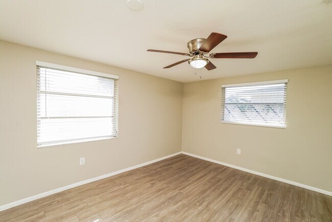 Building Photo - 11115 Areca Dr