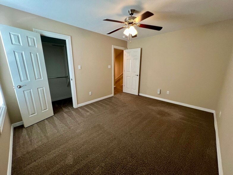 Building Photo - 9911 Landry Dr