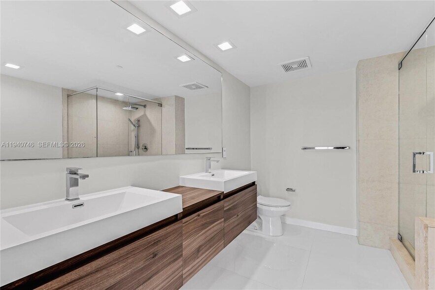 Building Photo - 50 Biscayne Blvd