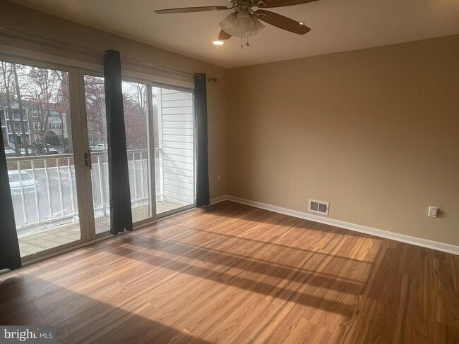 Building Photo - 81 Willow Ct